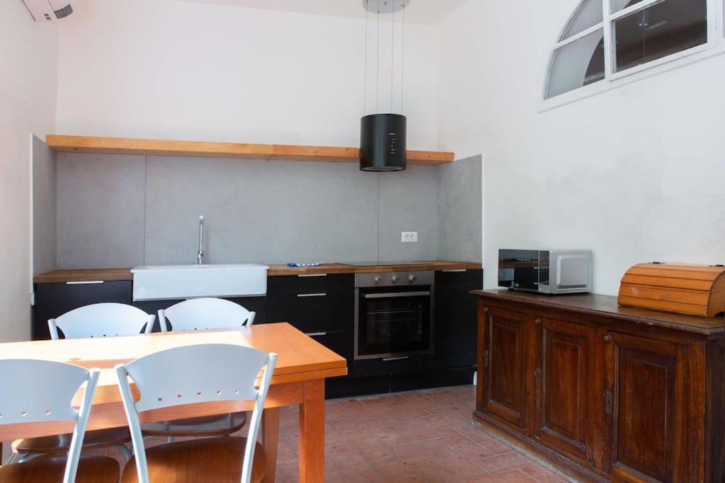 Romana 4 Bedrooms With Garden